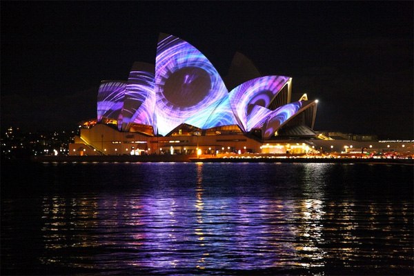 Một trong những điểm nhấn đáng chú ý nhất tại lễ hội Vivid năm nay là màn trình diễn ánh sáng tại nhà hát Opera Sydney.